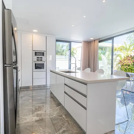 Villa Phaedrus Living: Luxury Seaview Panorama